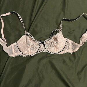 Victoria's Secret Lace Underwire Bra - Cream and Black